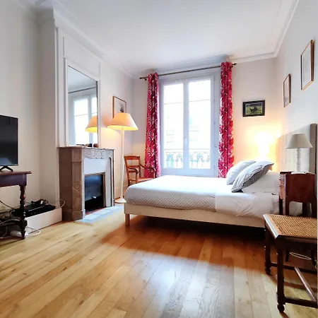 Peaceful 15Th Paris Apartment With Metro Access