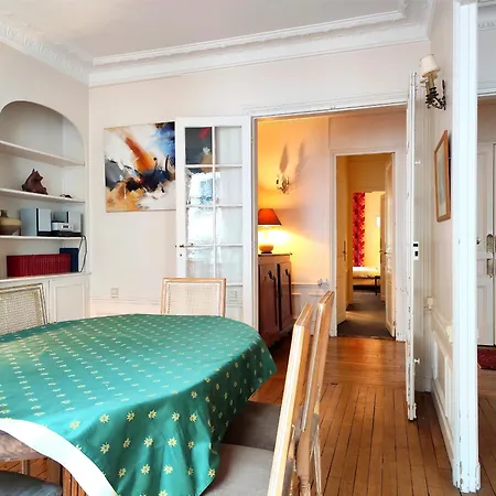 Peaceful 15th With Metro Access Daire Paris